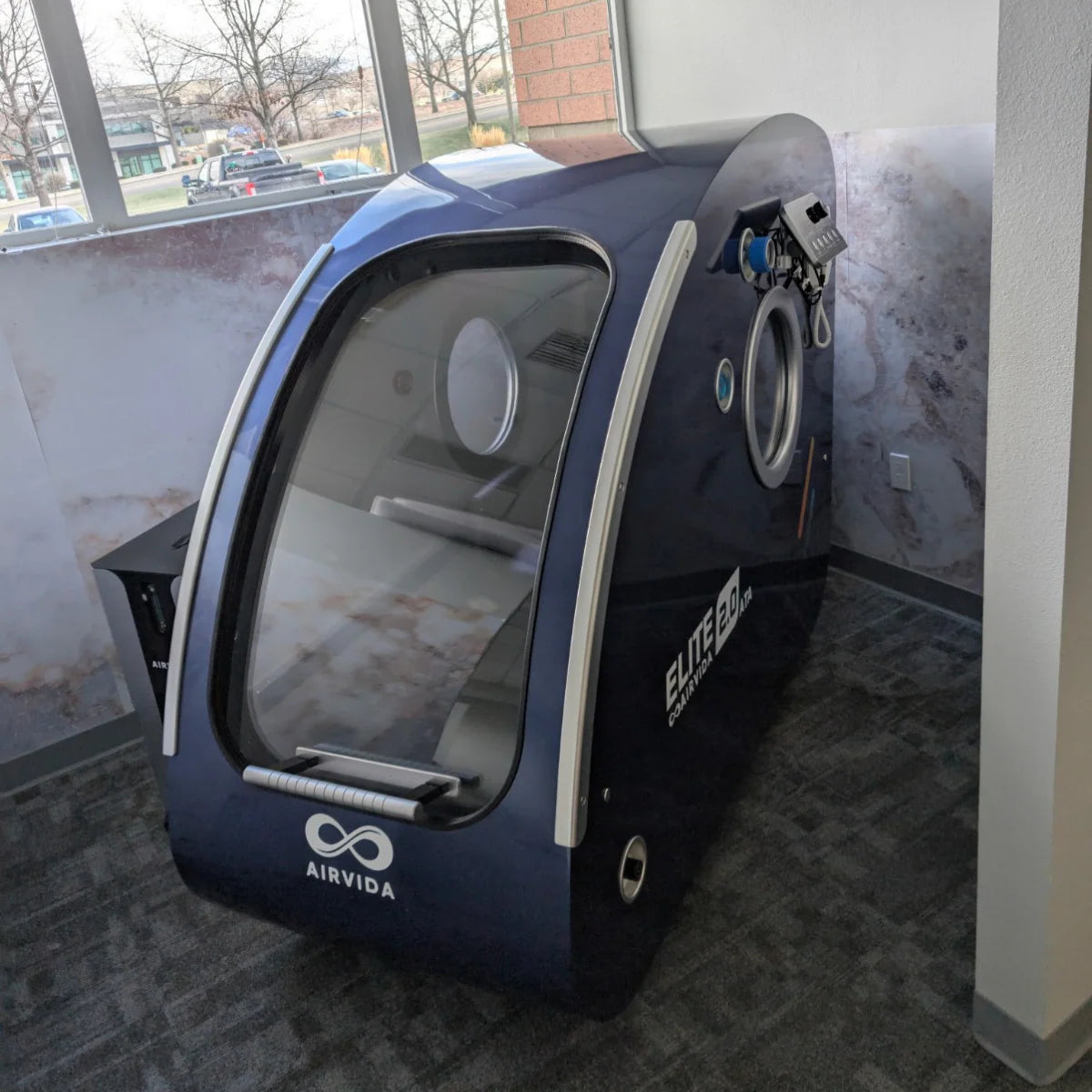 Airvida Hard Shell Sitting/Reclining 1.3-2.0 ATA Hyperbaric Chamber